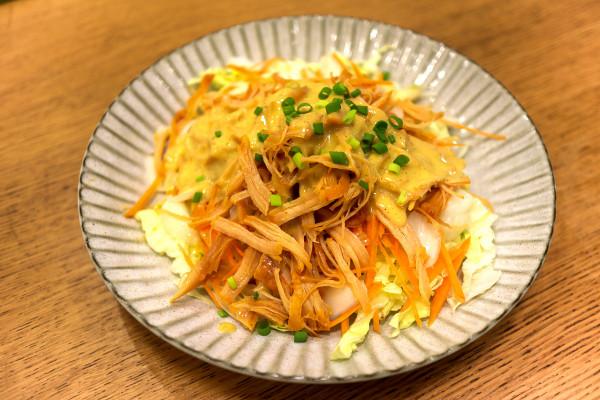 想解饞又不想長肉，多吃這盤雞胸沙拉，蛋白質和纖維實在太豐富了