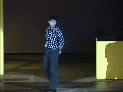 火到讓人願意在垃圾桶旁排隊，黃子華為何有資格成“香港男神”？