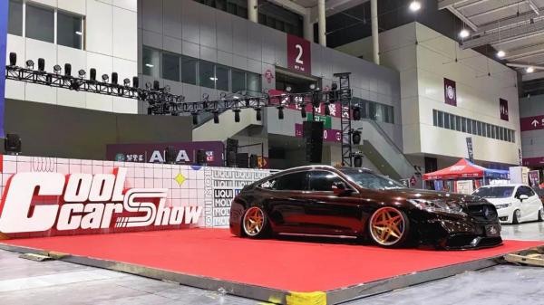 明明長著一張賓士C63的前臉,還說自己是一輛本田? 明明長著一張賓士C63的前臉,還說自己是一輛本田?