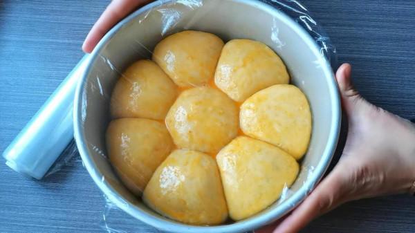 用橙子給家人做麵包，香甜鬆軟，橙香味兒十足，大人孩子都愛吃