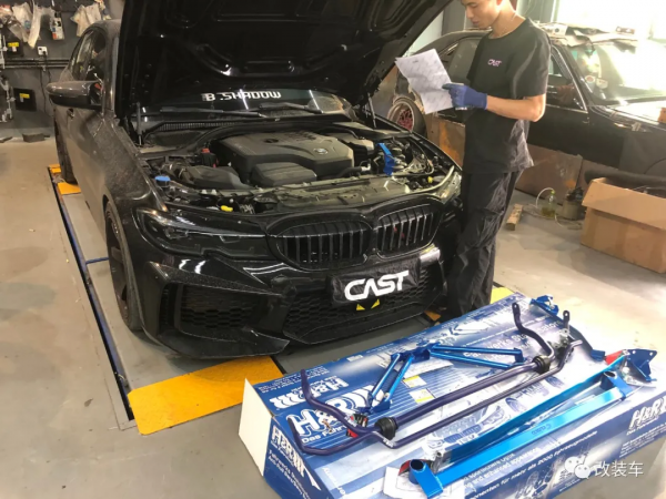 愛上跑賽道的黑武士寶馬3系，全力衝刺後才知道怎麼改車