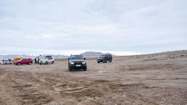 坦克300環青海Day2:體驗水天一線的“雙湖”,小柴旦救援BJ40! 坦克300環青海Day2:體驗水天一線的“雙湖”,小柴旦救援BJ40!