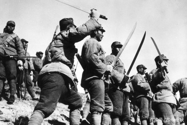 傳奇特工盧志英：挽救8&period;6萬紅軍，犧牲幼子掩護傷員，被殘忍活埋