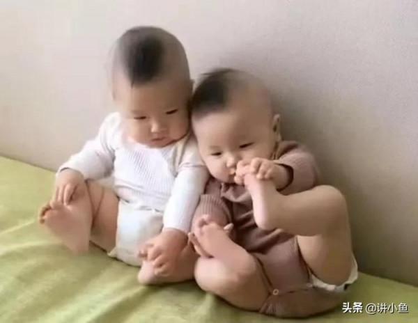 人上了年紀為什麼會出現自言自語的現象？其實小孩子也有