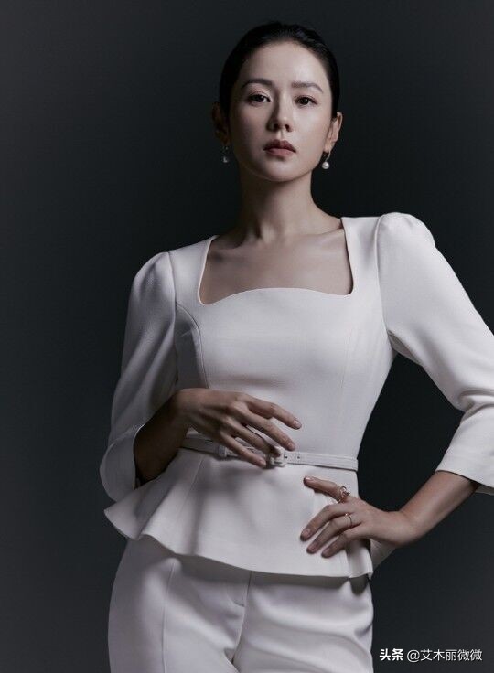 孫藝珍越“老”越有味道,穿搭簡約拍秋冬寫真,氣質清冷真迷人 孫藝珍越“老”越有味道,穿搭簡約拍秋冬寫真,氣質清冷真迷人