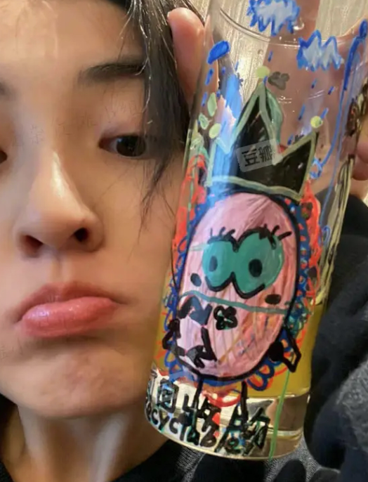 焉栩嘉又雙叒談戀愛了？新女友疑似是張子楓，網友直呼妹妹快跑