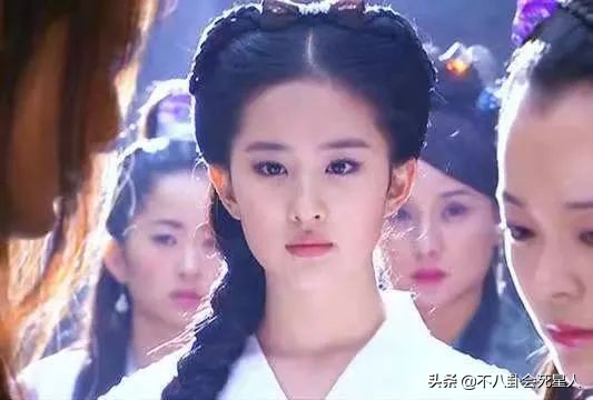 當淡顏女神遇上濃顏美人，誰更美？7組女星對比強烈