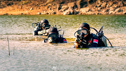 雷霆出擊!直擊海軍陸戰隊破襲戰鬥 雷霆出擊!直擊海軍陸戰隊破襲戰鬥