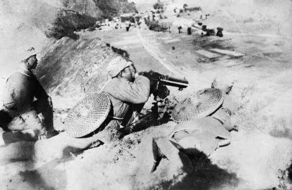 雙池遭遇戰，日軍為何穿白襯衣作戰？王耀南觀察許久後找出原因