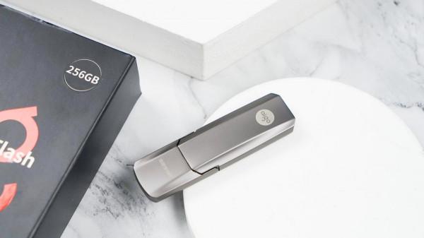 傳統隨身碟VS固態隨身碟,兩者怎麼選,看完下文心裡就有數 傳統隨身碟VS固態隨身碟,兩者怎麼選,看完下文心裡就有數