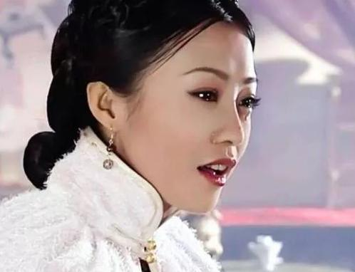 “微笑唇女星”0演技？有人面癱嚇人，有人卻成個人特色？