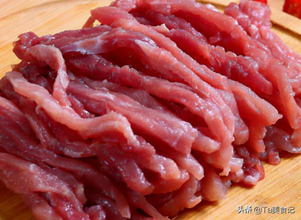 炒瘦肉有人放澱粉，有人放蛋清都錯了教你小技巧，嫩滑不柴