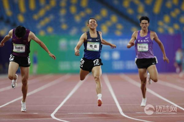 「圖集」全運會男子400米決賽，四川隊楊磊以45秒54奪得冠軍
