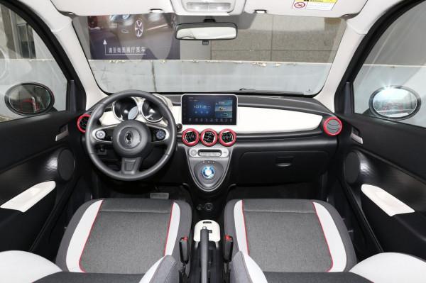 尤拉黑貓右A柱異響怎麼解決？