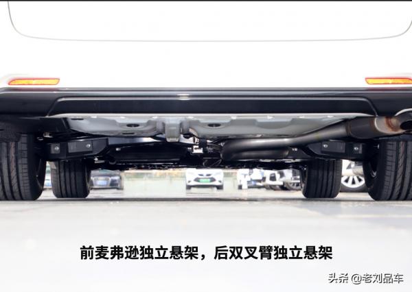 近百萬元的全新豐田皇冠威爾法，換裝了皇冠車標，就是身份的象徵