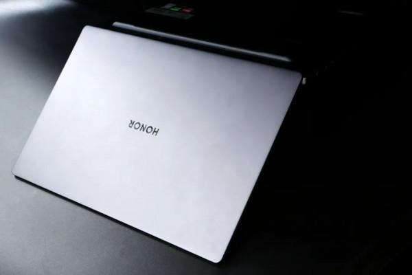 星空旅者&;西裝暴徒|榮耀MagicBook 16 Pro銳龍版圖賞 星空旅者&;西裝暴徒|榮耀MagicBook 16 Pro銳龍版圖賞