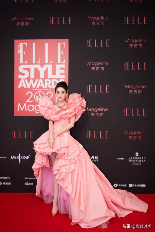 原來,女明星的紅毯造型已經卷到了這些細節 原來,女明星的紅毯造型已經卷到了這些細節