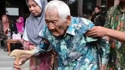 被生死簿除名的146歲老人，親身經歷三個世紀，最大願望就是逝世