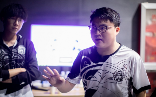 外媒評選S12最受期待的5位AD，小呂布上榜！Uzi當屬第一？