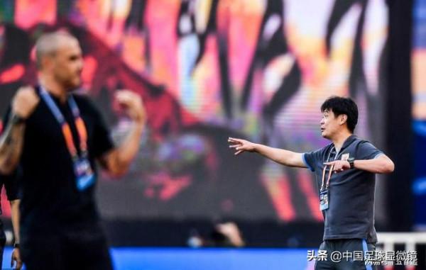 即將執掌國足的李宵鵬執教水平如何?五場經典比賽告訴你答案 即將執掌國足的李宵鵬執教水平如何?五場經典比賽告訴你答案