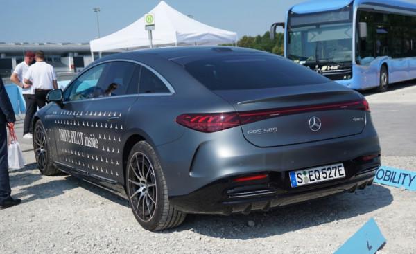 賓士EQS L3級自動駕駛,在高速只能以60公里速度行駛,太雞肋? 賓士EQS L3級自動駕駛,在高速只能以60公里速度行駛,太雞肋?