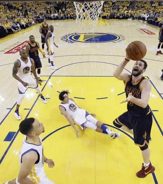 NBA退役球員人生槽點之假摔大王瓦萊喬 NBA退役球員人生槽點之假摔大王瓦萊喬