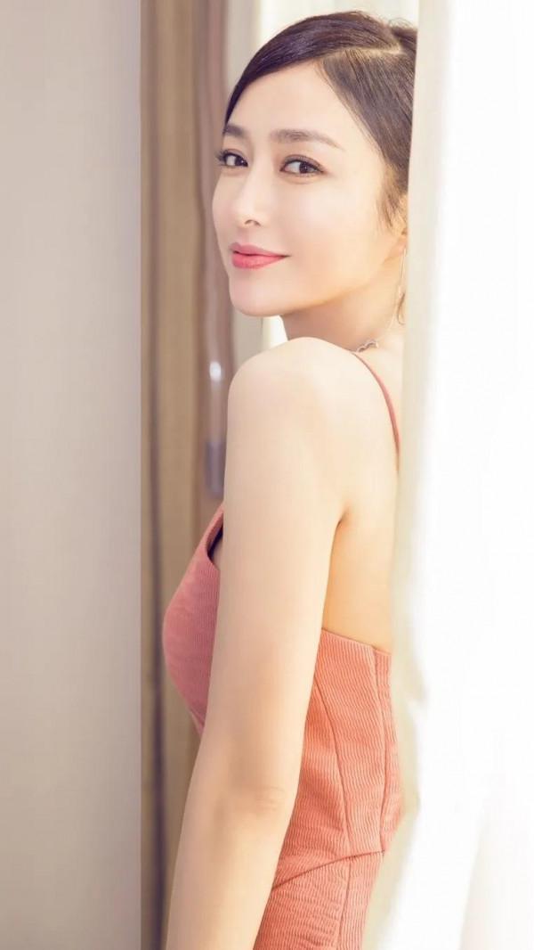 秦嵐高畫質桌布,精緻優雅的女人 秦嵐高畫質桌布,精緻優雅的女人