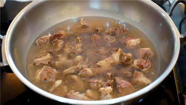 十週年慶食譜|番茄紅酒燉牛腩,牛腩的美味、紅酒的浪漫盡在這裡 十週年慶食譜|番茄紅酒燉牛腩,牛腩的美味、紅酒的浪漫盡在這裡