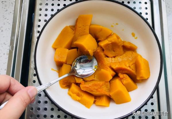 天涼了常做這道美食,軟糯香甜,手腳冰涼的人要多吃,補氣血 天涼了常做這道美食,軟糯香甜,手腳冰涼的人要多吃,補氣血