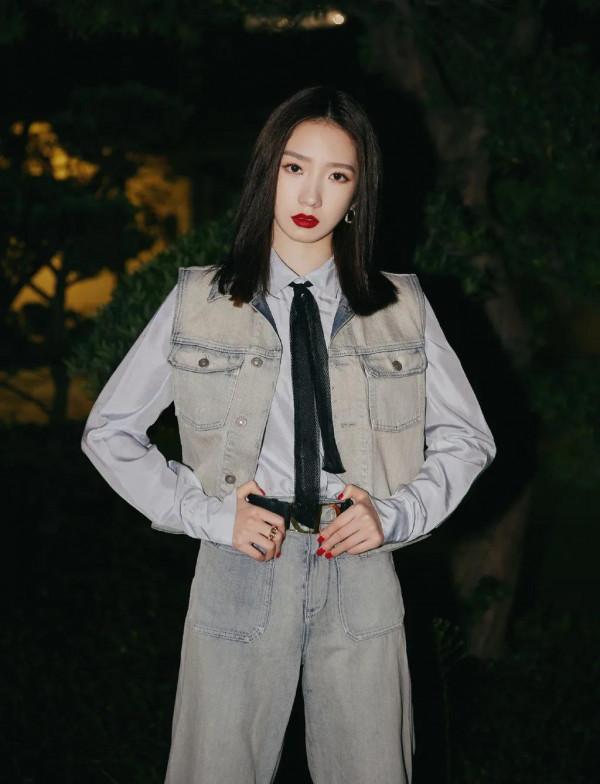 孟美岐高畫質美照：知三當三，風吹馬桶蓋醜人多作怪