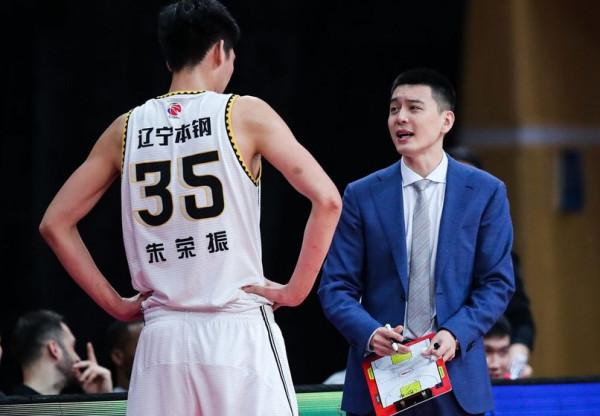 三人17投3中！22歲小將真不如高詩巖，楊鳴賽後放狠話