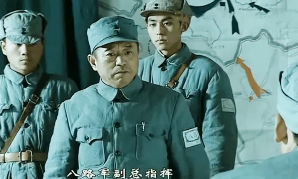 同樣演彭德懷，《長津湖》裡的周小斌與這6位演員相比，差別在哪