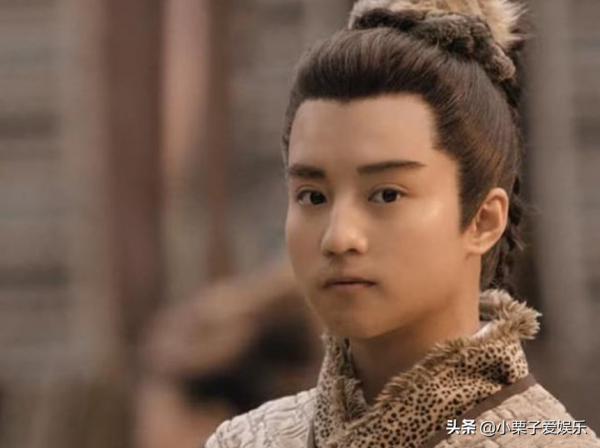 女扮男裝“以假亂真”！看這幾位女演員扮相，“假男人”臉疼不？