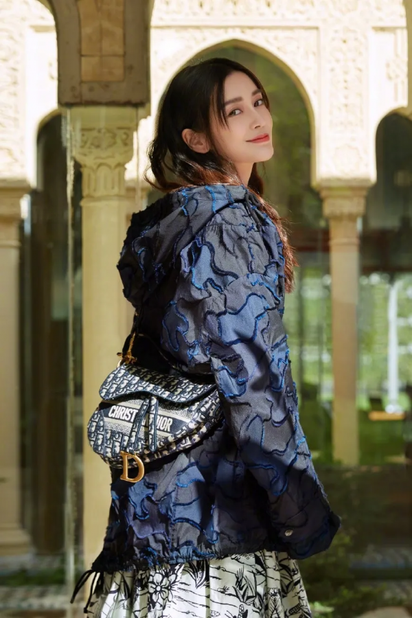 女生第一個大牌包包怎麼選？這30款揹包十年都不過時