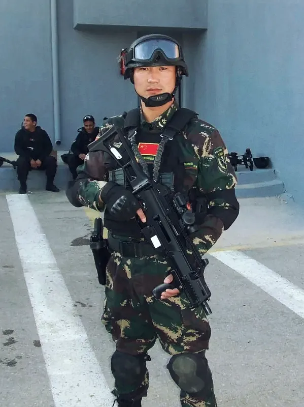 軍士參謀，亮相