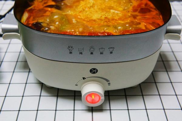 輕鬆控溫,全家共享:利仁多功能分體式電火鍋體驗 輕鬆控溫,全家共享:利仁多功能分體式電火鍋體驗