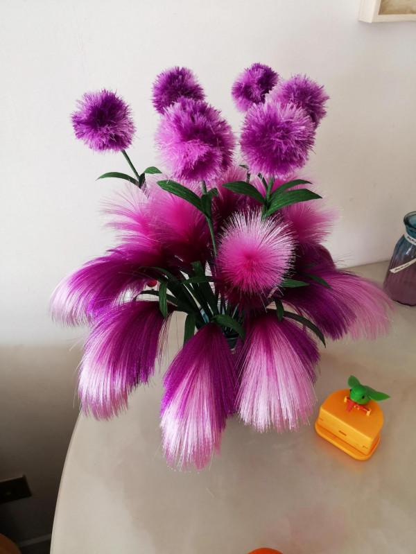 手工製作的蘆葦和蒲公英 手工製作的蘆葦和蒲公英