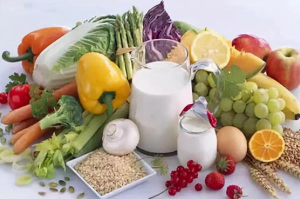 血管專家提醒：血脂超標，這幾種食物儘量要忌口，應牢記