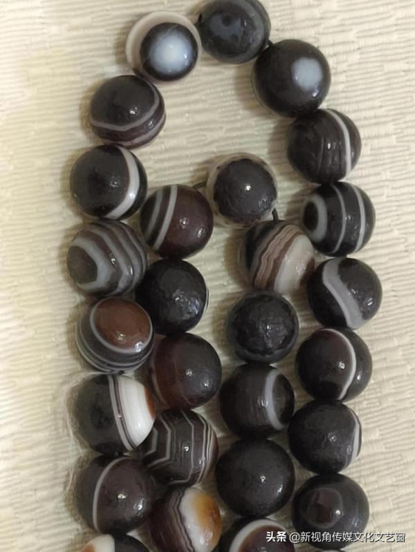 風化紋明顯的一百零八顆“天然眼”瑪瑙珠 風化紋明顯的一百零八顆“天然眼”瑪瑙珠