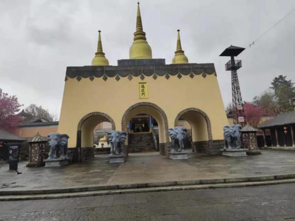 風雨中天龍八部影視城