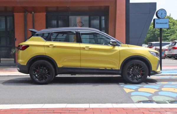 四出排氣+雙層尾翼！國產“小鋼炮”不到10萬就能買