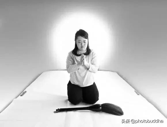 33歲的“智障”女孩，寫出全世界最大的佛經作品