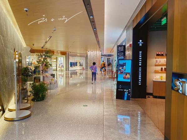 上海浦東有一家老牌商場，關店兩年升級改造，如今變得高階感滿滿