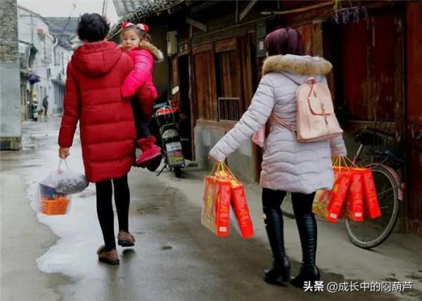 1個舅舅，3個姨，5個姑媽，逢年過節，我卻無親可走