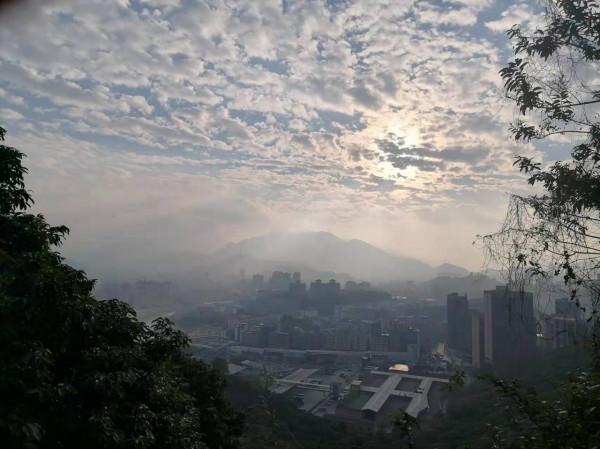 雲彩下的山城系列（九）