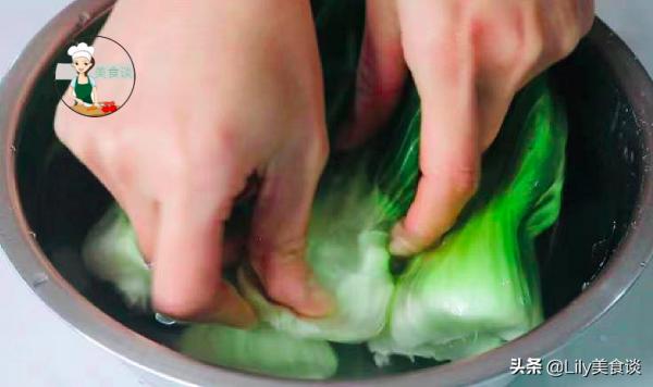 中秋家宴，這素菜記得吃，不放肉也香，5分鐘上桌，寓意花好月圓