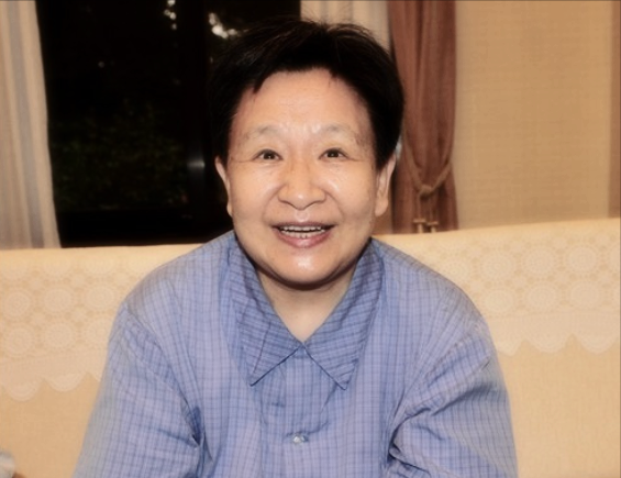 74年，李訥離婚後帶兒子回中南海，毛主席落淚：有困難就和爸爸說