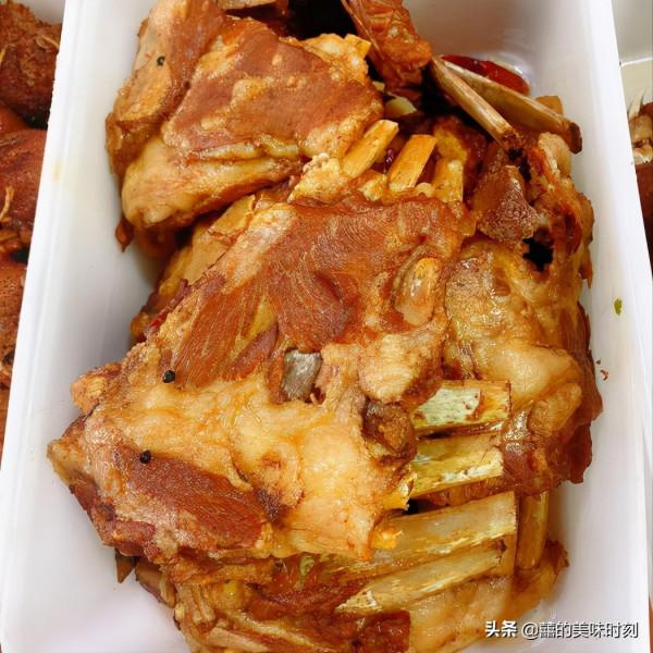 安徽老闆娘開店，堅持15年不漲價，有人吃不膩有人一口吃不下