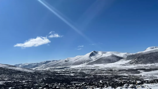 這個週末，在稻城亞丁看一場雪後初升的暖陽