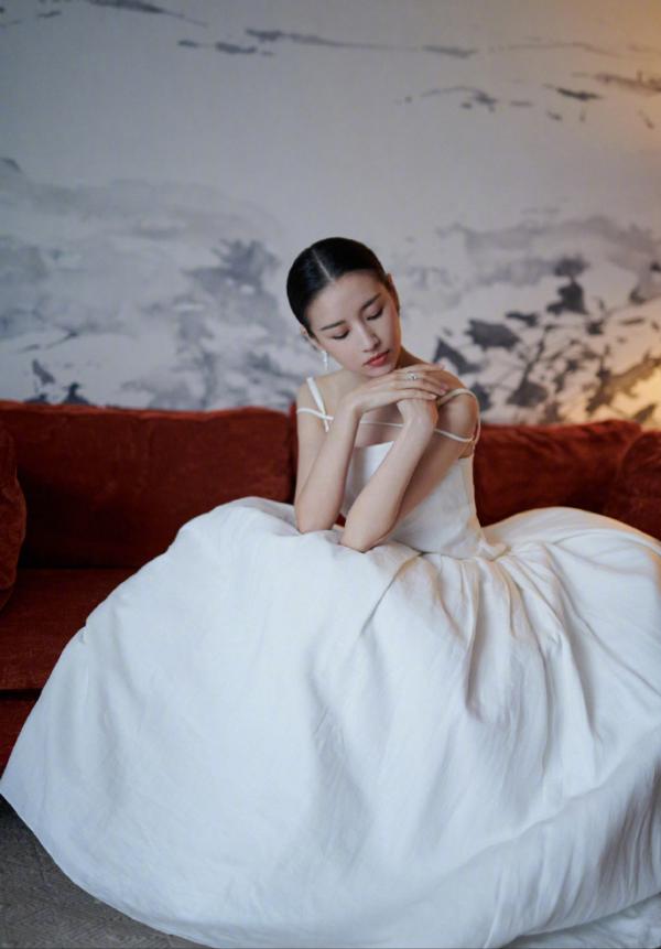 年齡41歲,臉蛋卻像20多歲,董潔是怎麼做到的?40歲後如何抗衰? 年齡41歲,臉蛋卻像20多歲,董潔是怎麼做到的?40歲後如何抗衰?